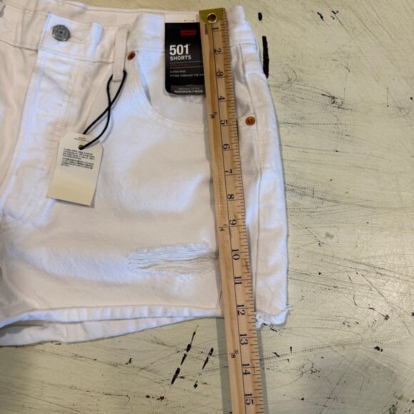 Levis 501 Shorts Women's 34 White NEW High Rise Distressed Denim - Picture 5 of 10